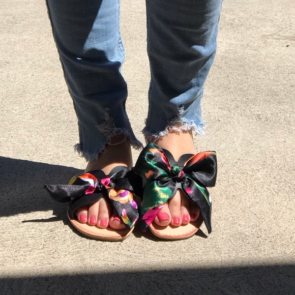 Shoes - Slide sandals